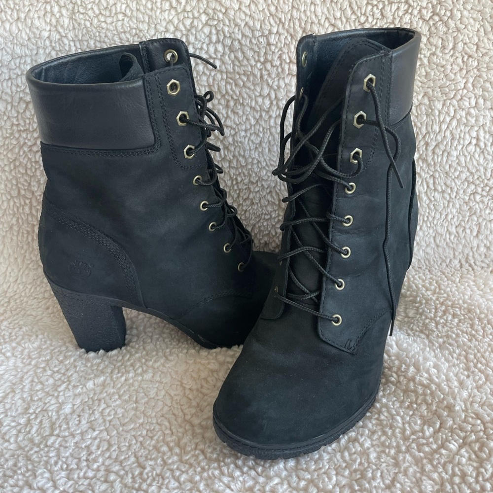 Timberland boots color black. Size 9.